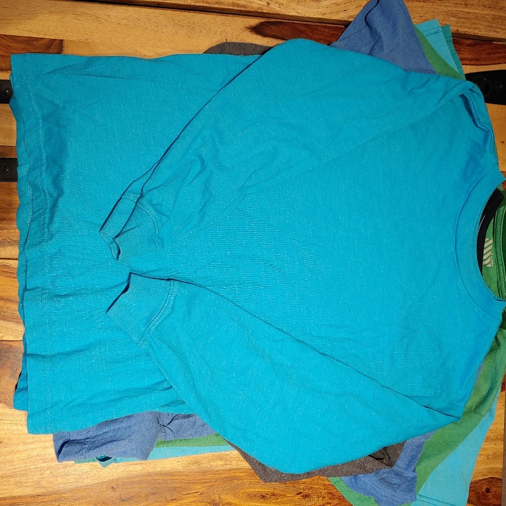 LAST CALL: Six Boys shirts